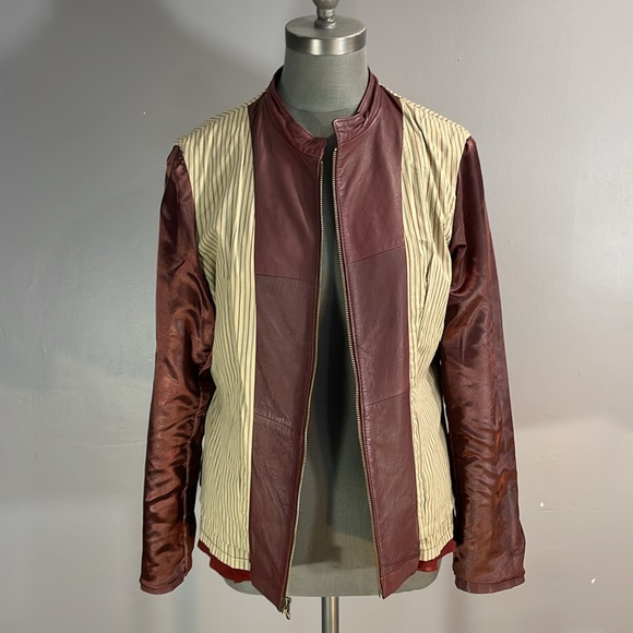 Unique Bordeaux/Oxblood leather jacket size large. Fully lined. Lovely shape - Picture 9 of 17